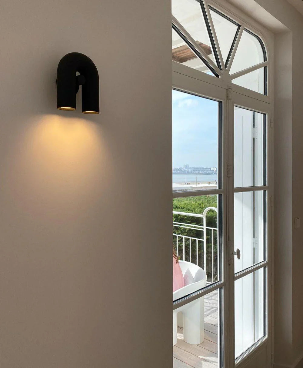 Nowoczesna Lampa Ścienna LED w Kształcie Łuku