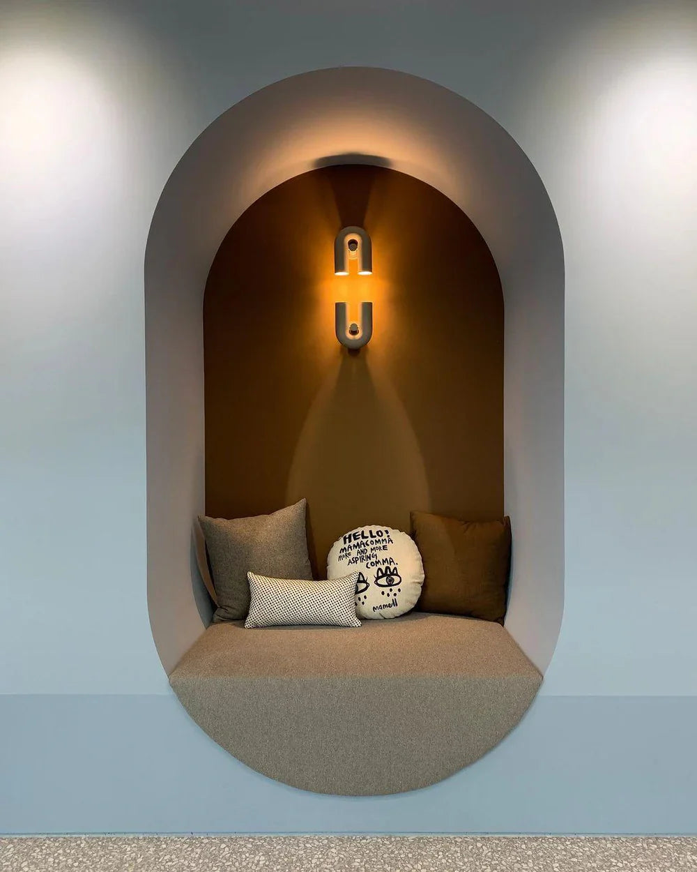 Nowoczesna Lampa Ścienna LED w Kształcie Łuku