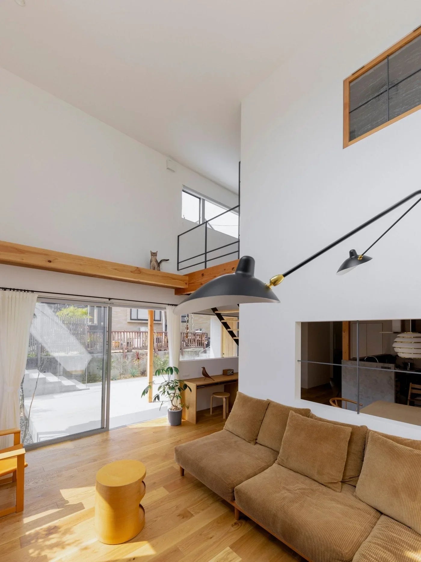 Designerska lampa ścienna z podwójnym ramieniem – regulowana lampa kinkietowa do salonu, biura lub sypialni