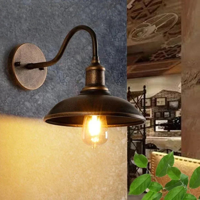 Industrialna lampa ścienna retro – kinkiet w stylu vintage