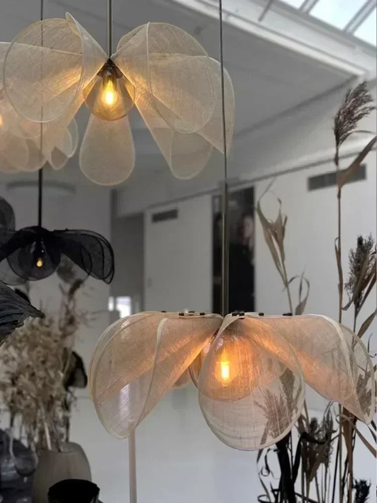 Lampa wisząca kwiatowa – nowoczesny design w stylu boho