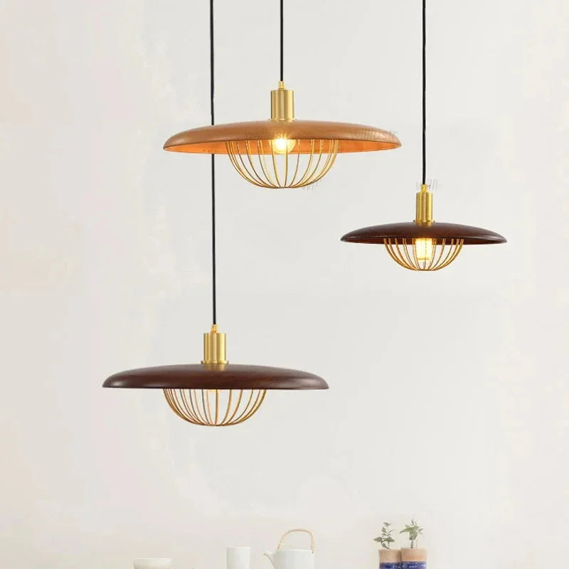 Industrialna Lampa Wisząca z Metalowym Kloszem i Ażurowym Koszykiem