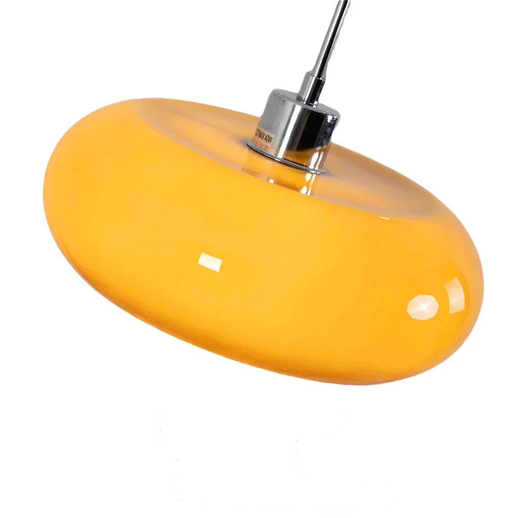 Lampa wisząca z opalizującym kloszem – elegancki akcent w stylu retro Bauhaus