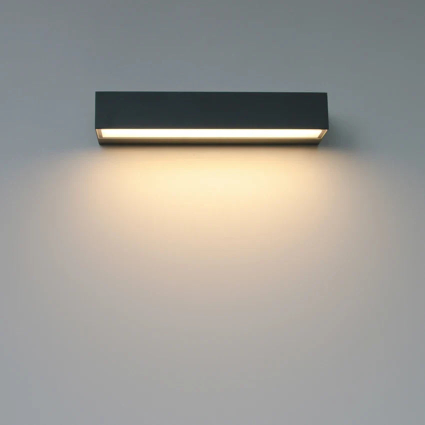 Nowoczesna lampa ścienna LED – minimalistyczne oświetlenie zewnętrzne