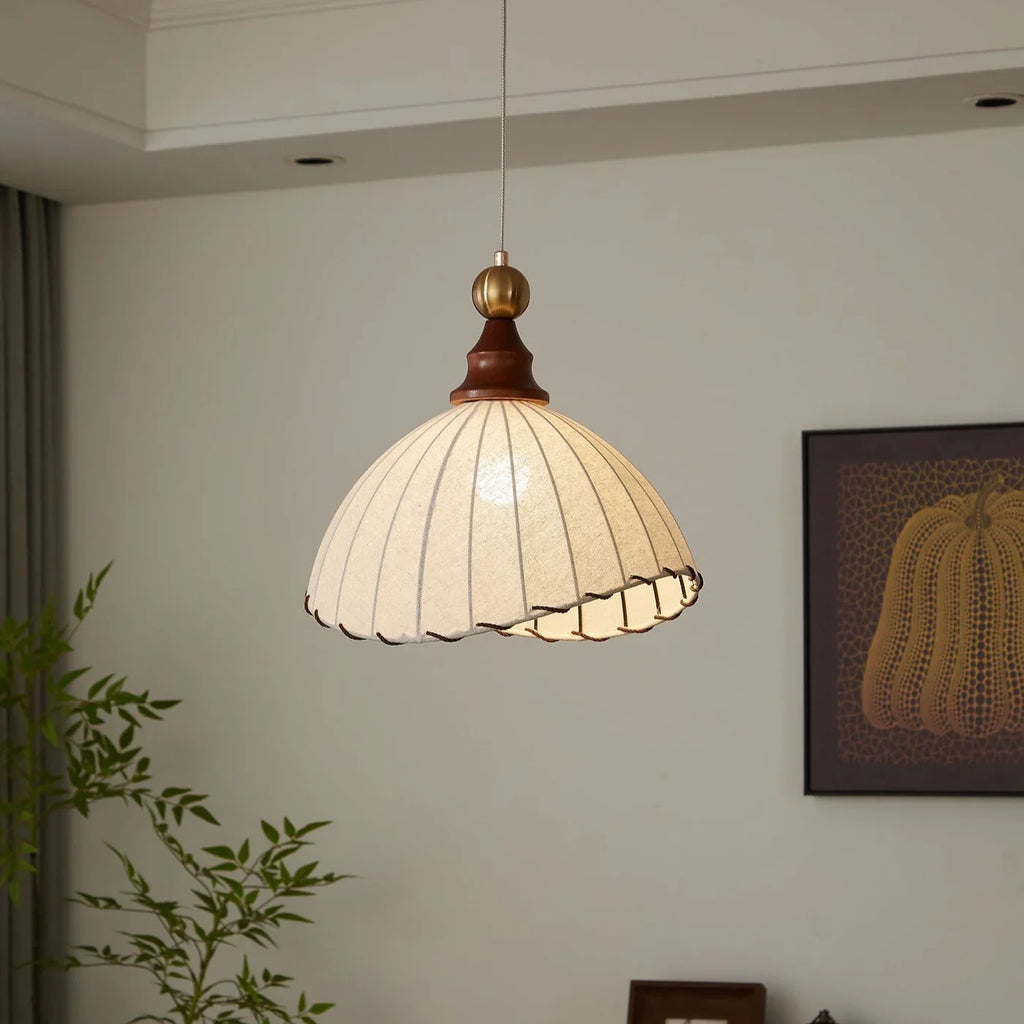 Lampa Wisząca Retro z Jedwabnym Kloszem i Drewnianym Wykończeniem
