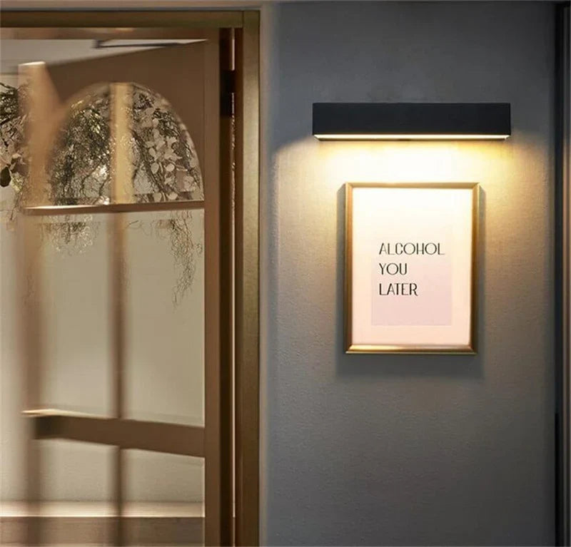 Nowoczesna lampa ścienna LED – minimalistyczne oświetlenie zewnętrzne
