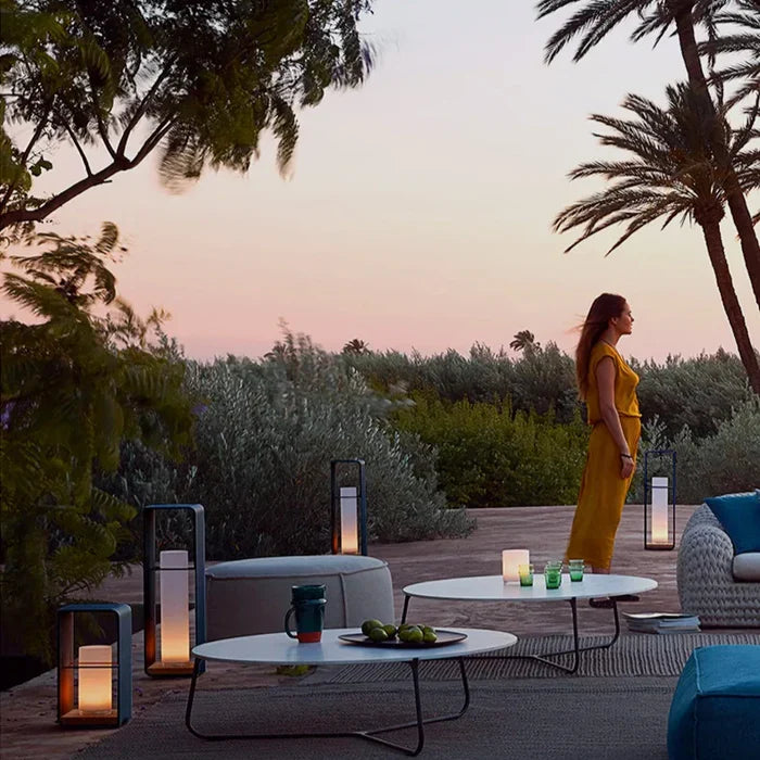 Nowoczesna Lampa Ogrodowa LED w Geometrycznej Ramie