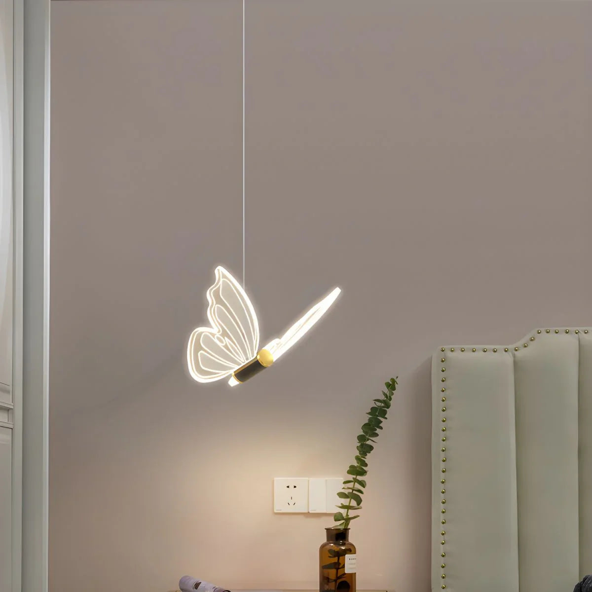 Lampa wisząca LED w kształcie motyla – designerskie oświetlenie do sypialni i salonu