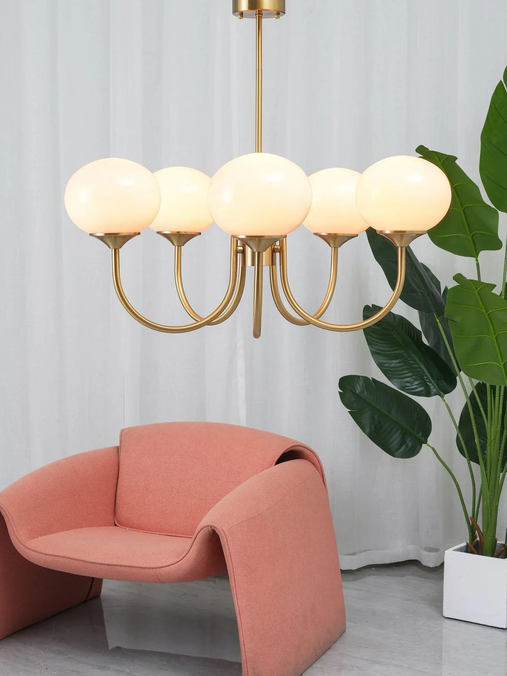 Lampa wisząca żyrandol w stylu retro glamour z kulistymi kloszami