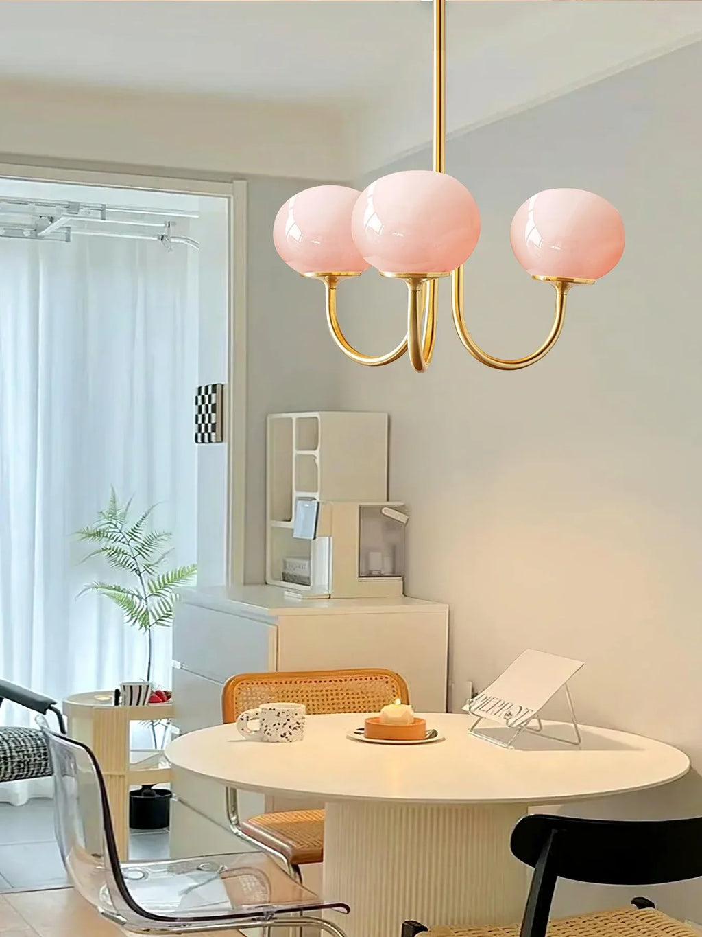 Lampa wisząca żyrandol w stylu retro glamour z kulistymi kloszami