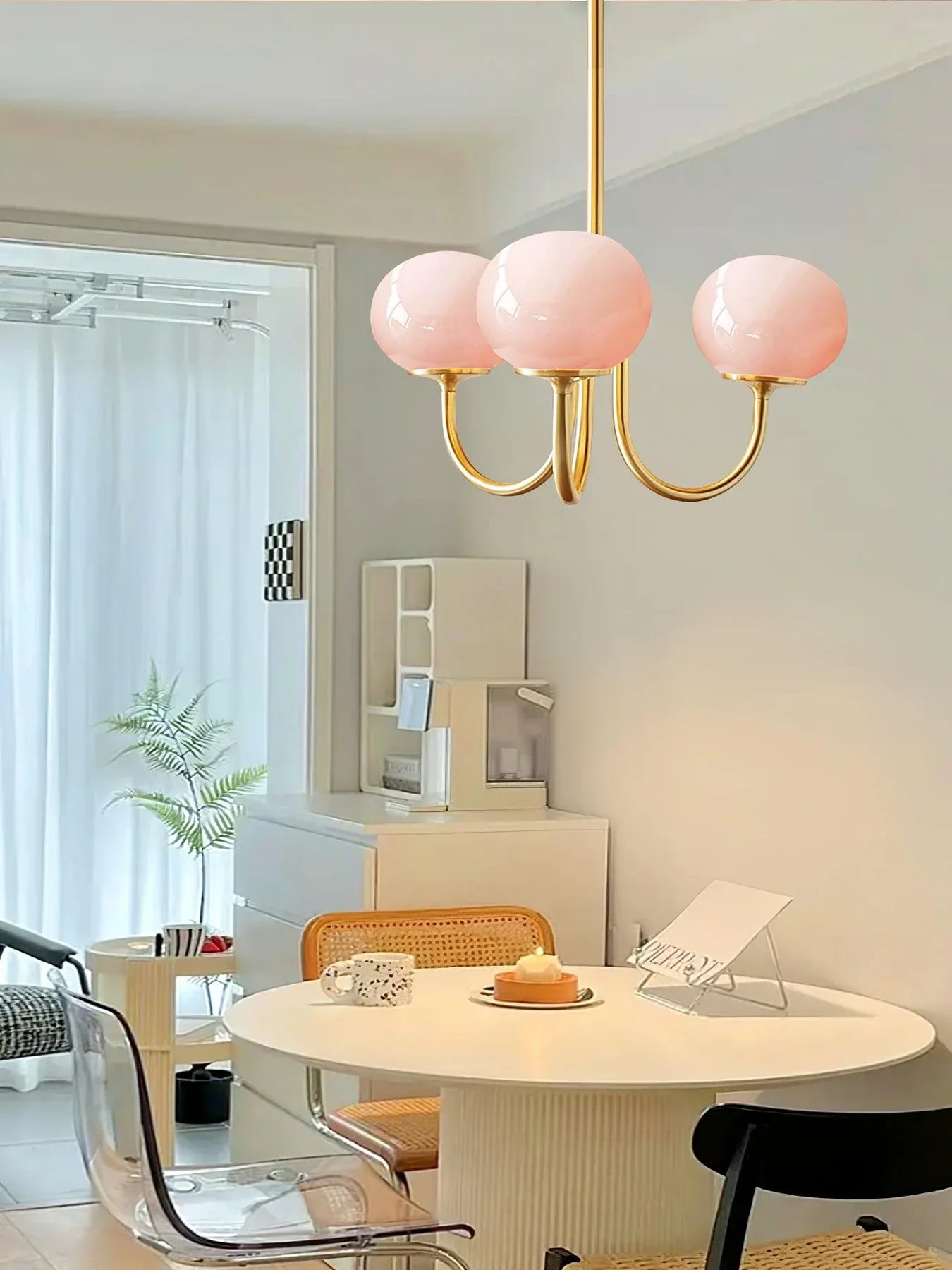 Lampa wisząca żyrandol w stylu retro glamour z kulistymi kloszami