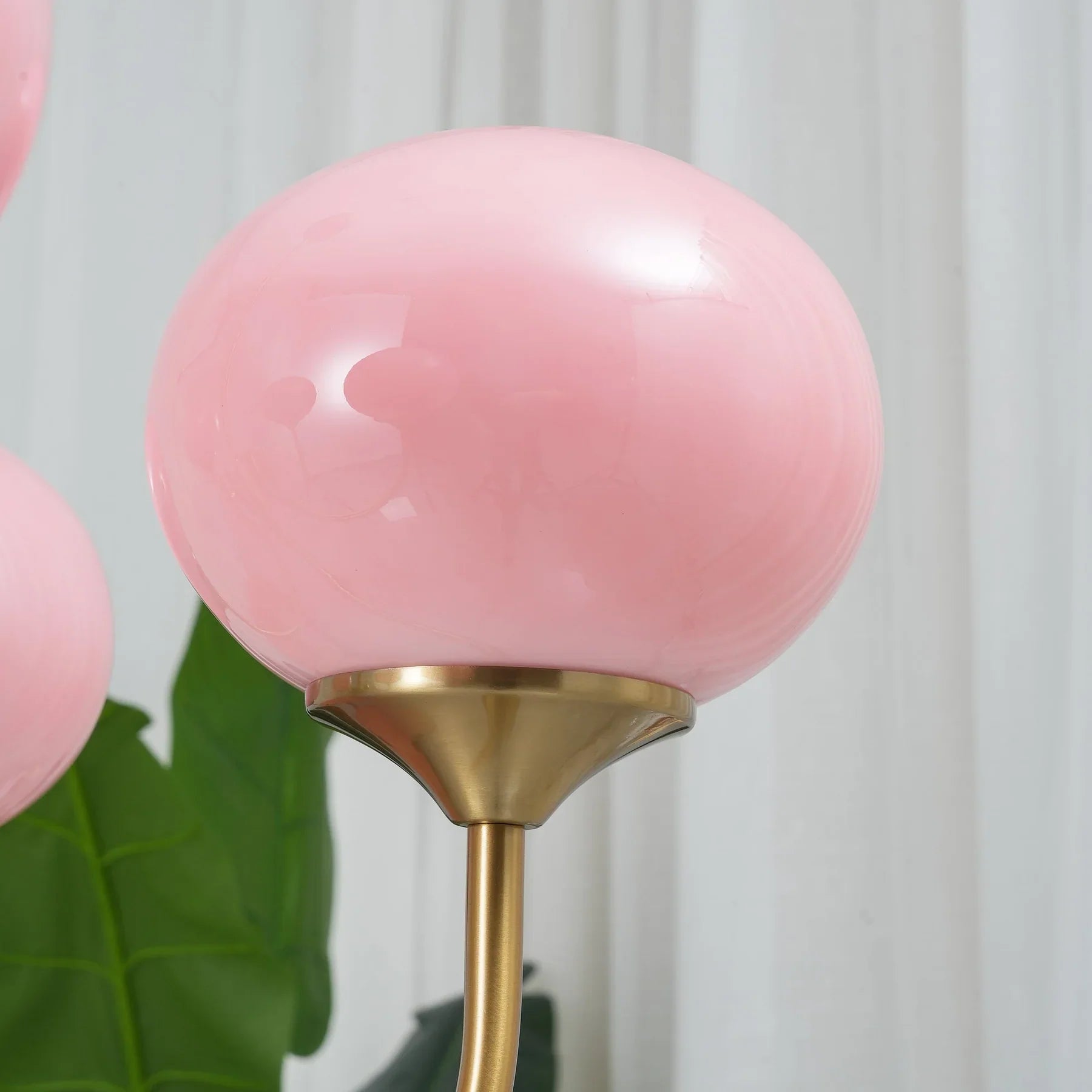 Lampa wisząca żyrandol w stylu retro glamour z kulistymi kloszami