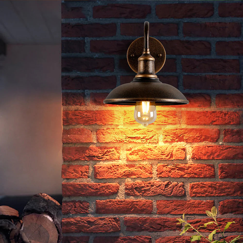 Industrialna lampa ścienna retro – kinkiet w stylu vintage