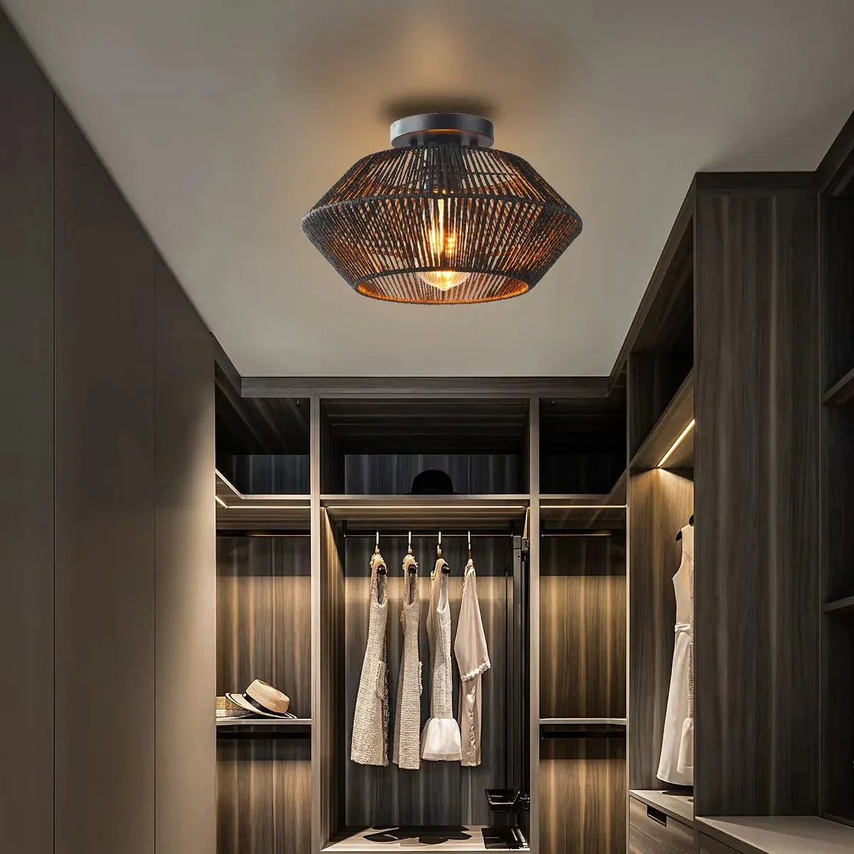 Lampa sufitowa z ażurowym kloszem – nowoczesny plafon w stylu boho lub industrialnym