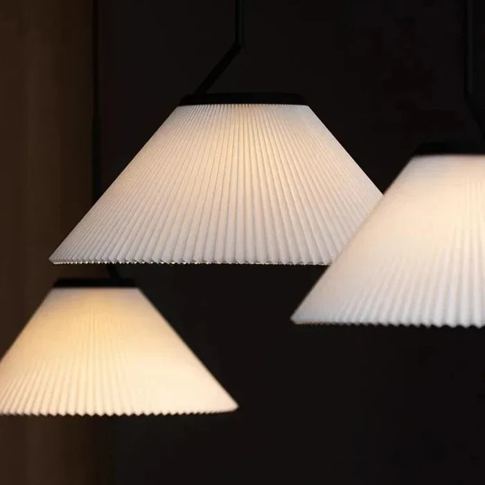 Minimalistyczna Lampa Wisząca z Tkaninowym Kloszem