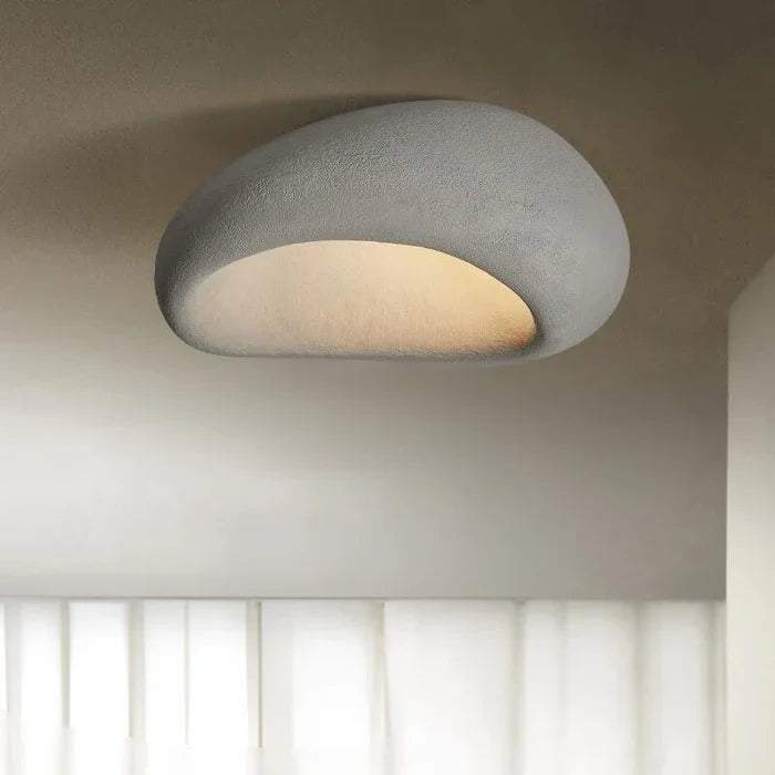 Lampa sufitowa LED w stylu wabi-sabi – plafoniera dekoracyjna o organicznym kształcie