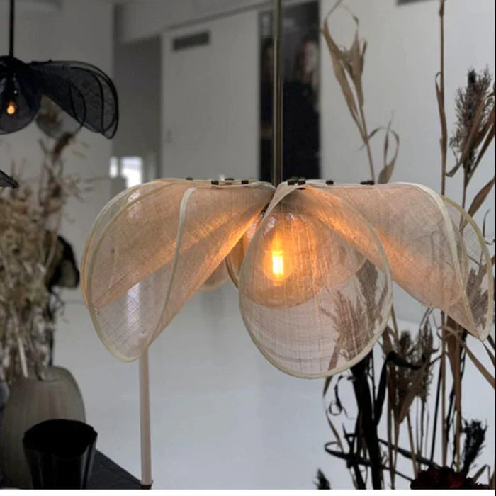 Lampa wisząca kwiatowa – nowoczesny design w stylu boho