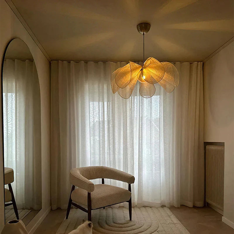 Lampa wisząca kwiatowa – nowoczesny design w stylu boho